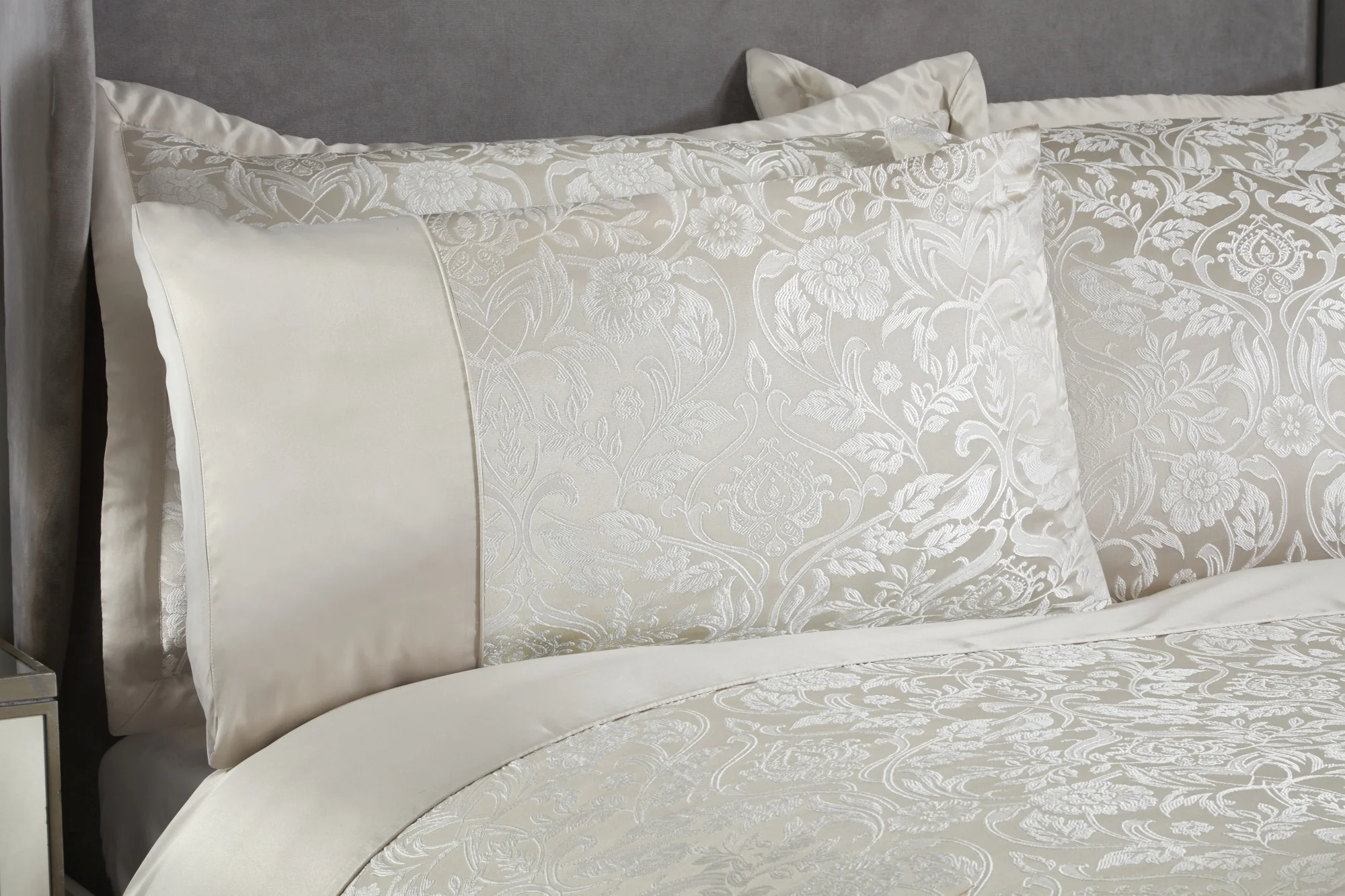 Eden - Embellished Jacquard Duvet Set in Cream - Image 4