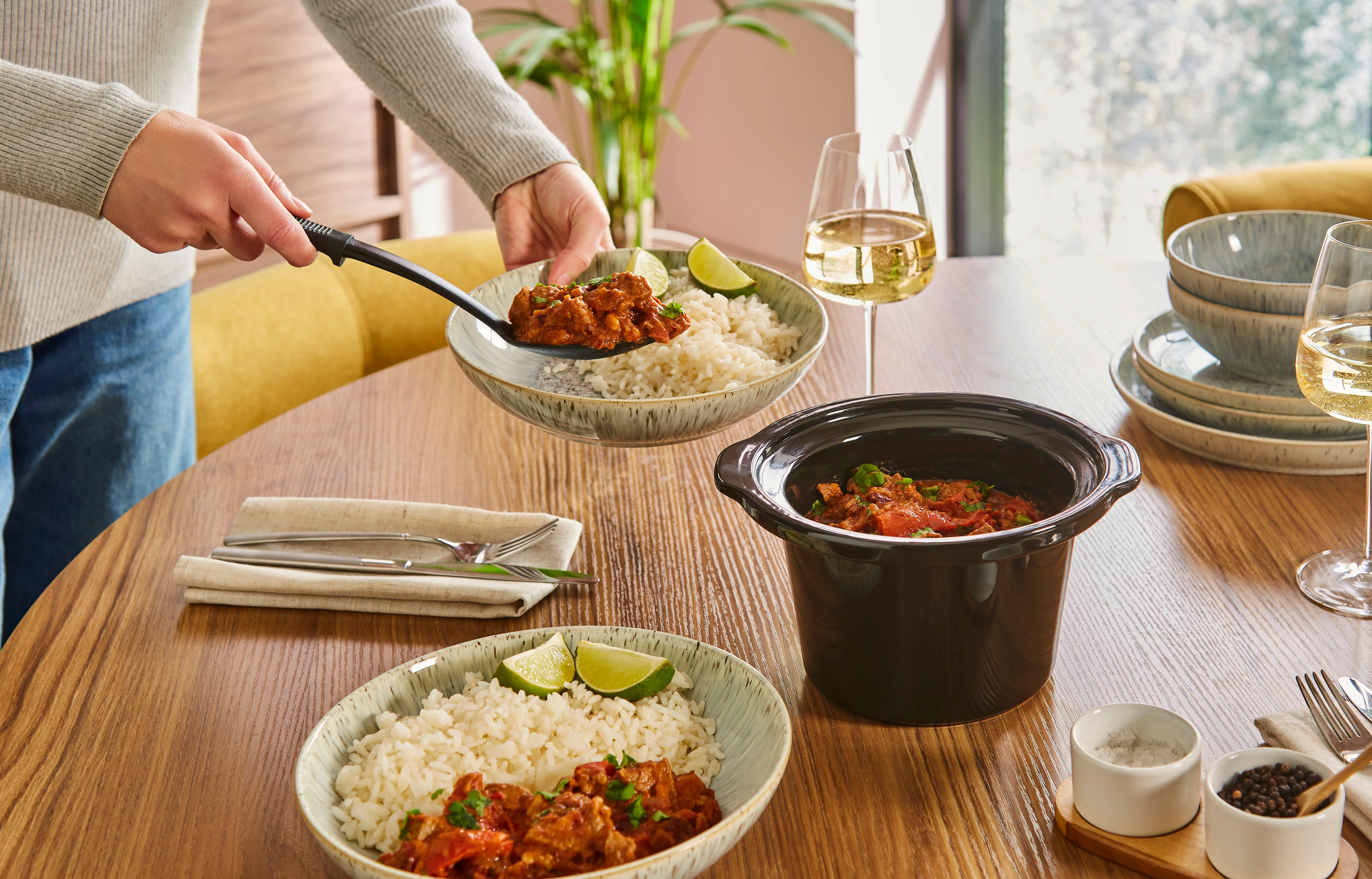 Morphy Richards 1.5L Ceramic Slow Cooker - Image 11