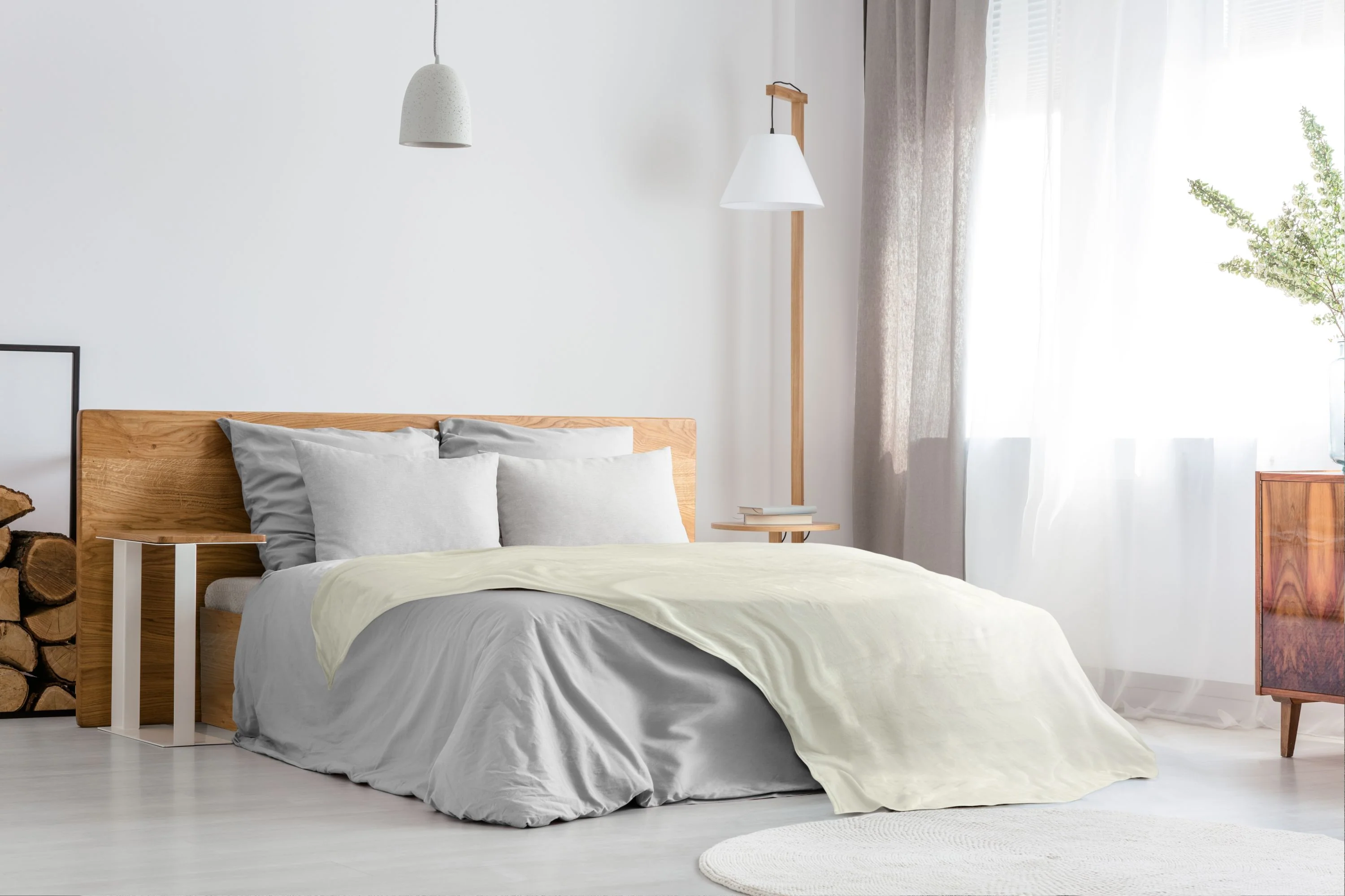 Snug Flannel Fleece Blanket Super Soft Throw in Cream - Image 7