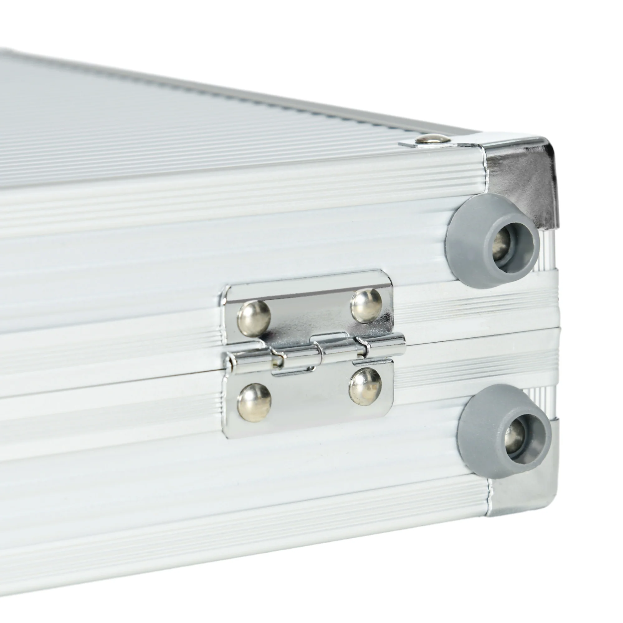 SPORTNOW 300-Piece Poker Chips Set W/ Mat, Aluminium Case, Two Decks Of Cards - Image 7